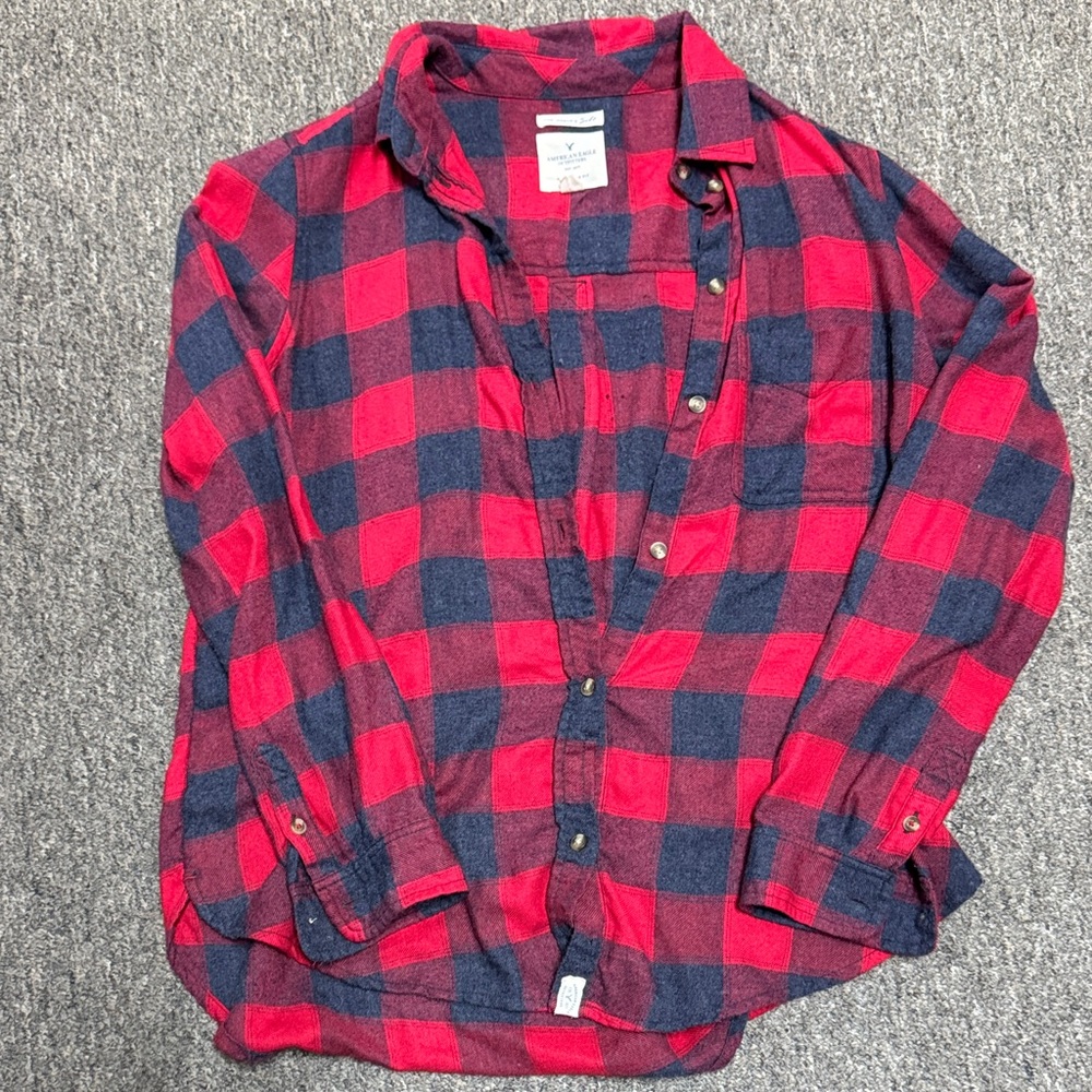 American Eagle Outfitters Red and Blue Plaid Button Down Shirt